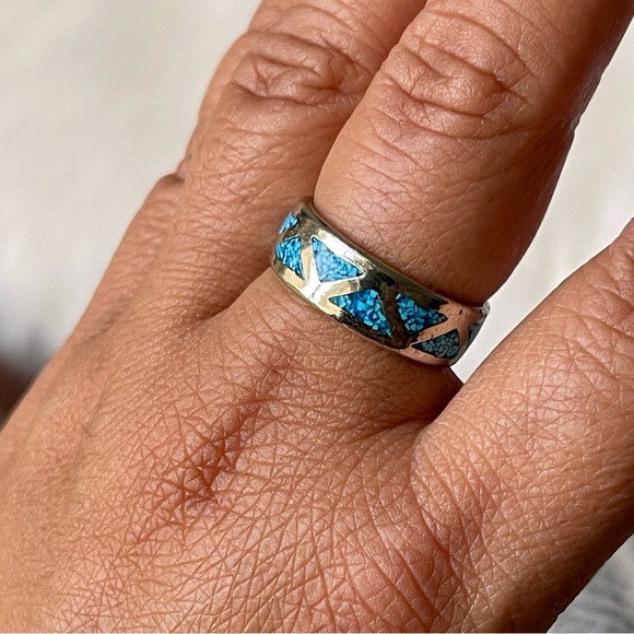 Turquoise Chip Inlay Silver Tone Ring Size 7 - Picture 8 of 10